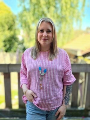Streep blouse incl ketting