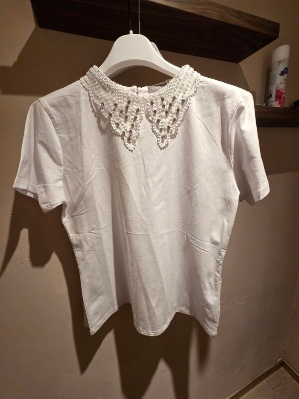 Tshirt met kanten kraagje