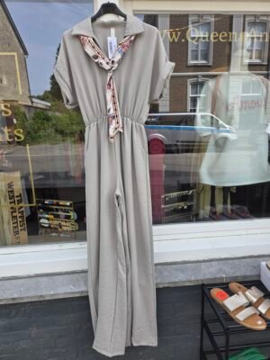 Jumpsuit met sjaal